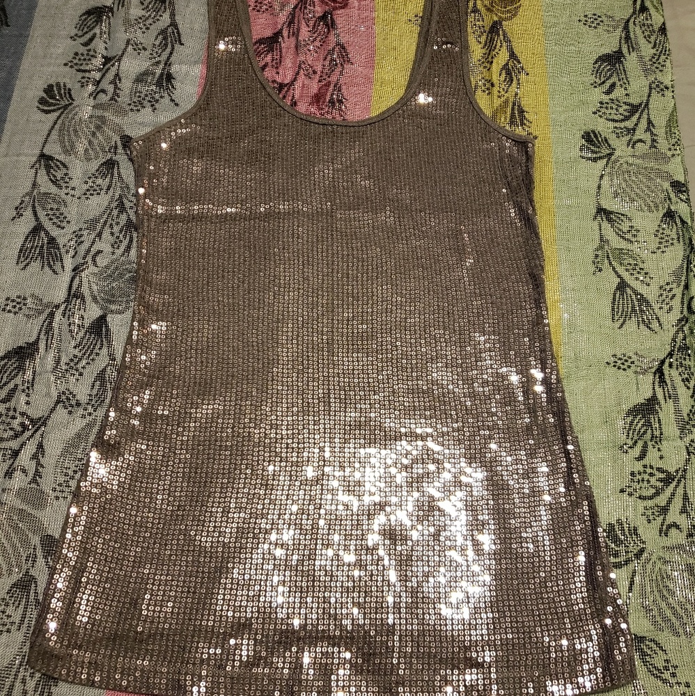 Sequined Express Tank Top - Picture 5 of 7